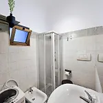 Cozy Classical In The Center 아파트